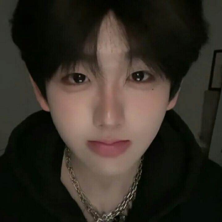 sahabatmu yang clingy