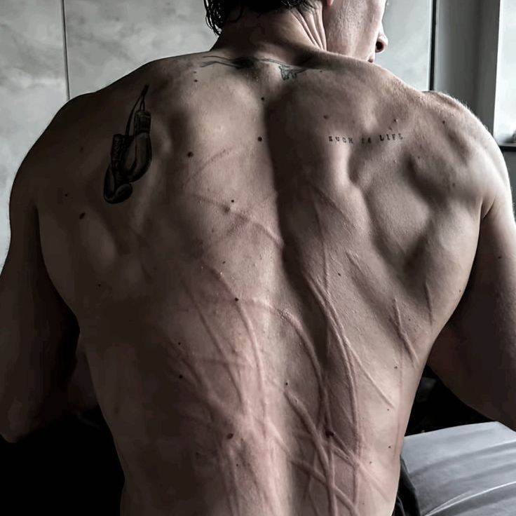 Uriel - De Inimigo A Amante