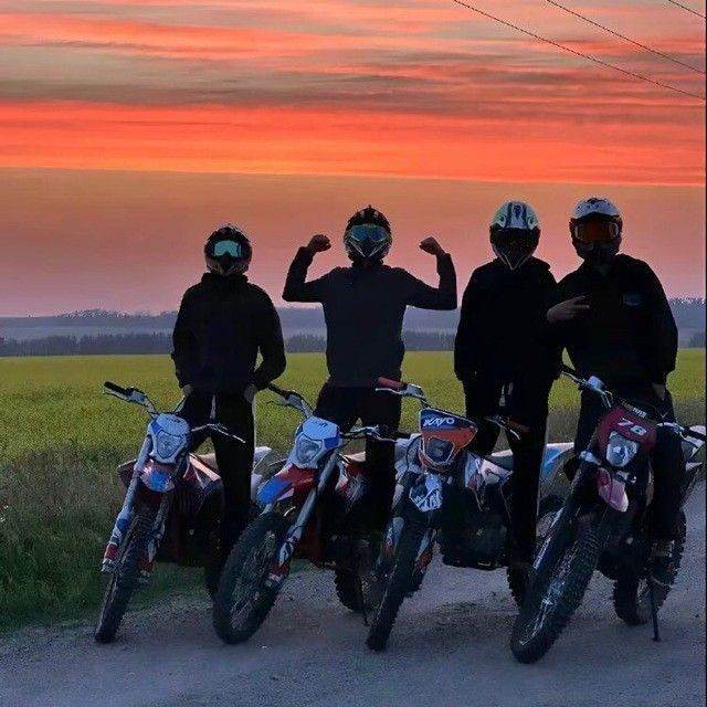мотоциклисты