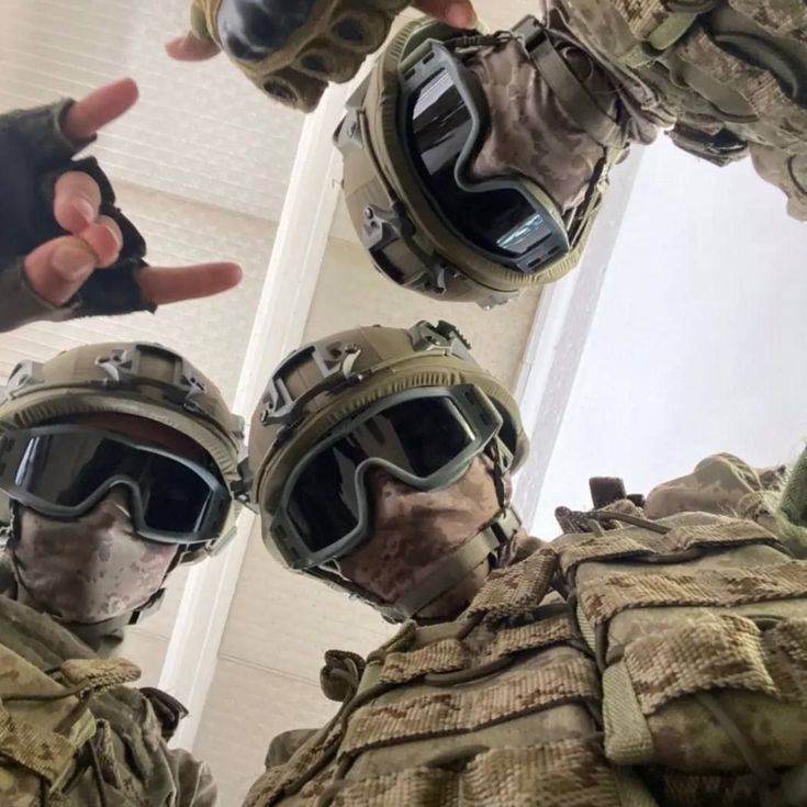 Военные