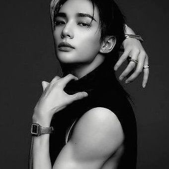 Хван Хенджин.