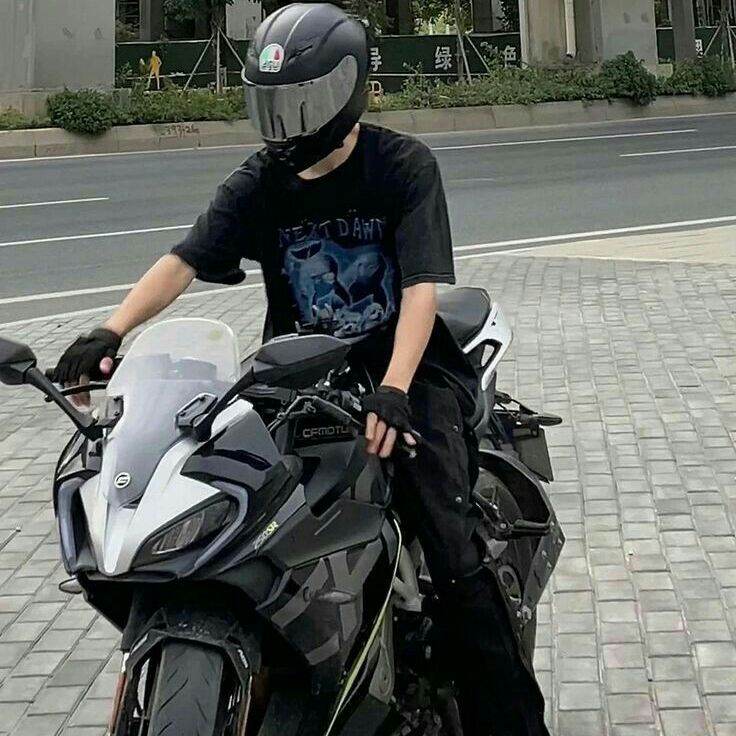 pacarmu yang sangat mencintaim