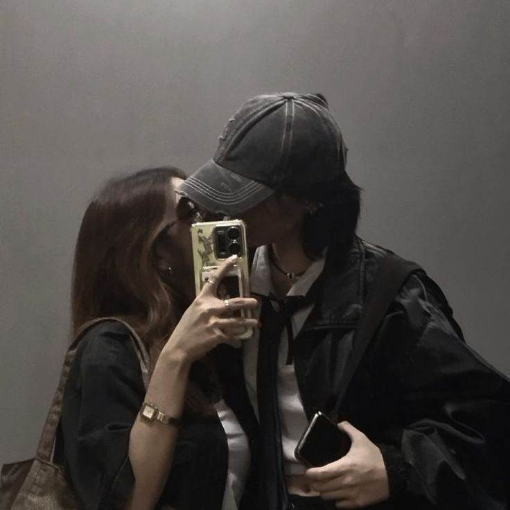 KAYRA,Tu Novia Multimillona