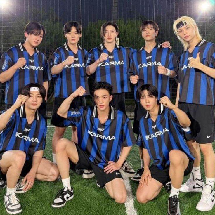 Stray Kids