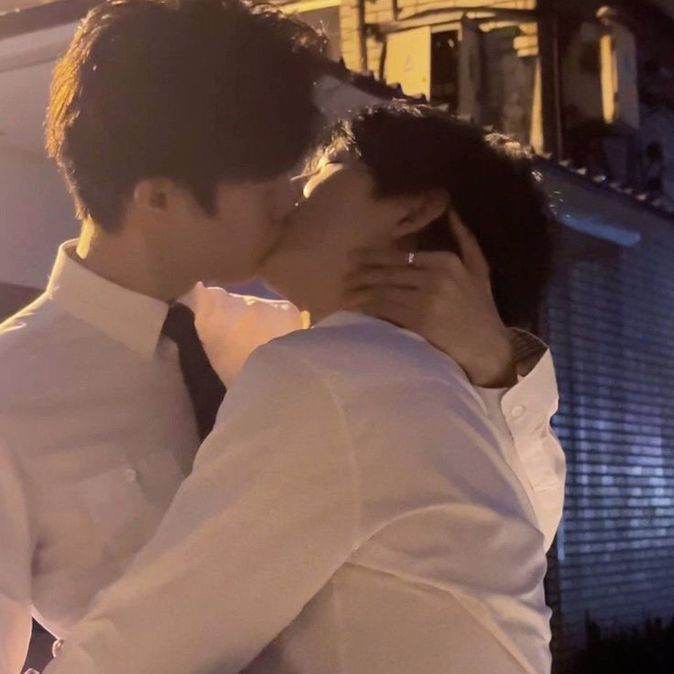 Alpha & omega (bxb)