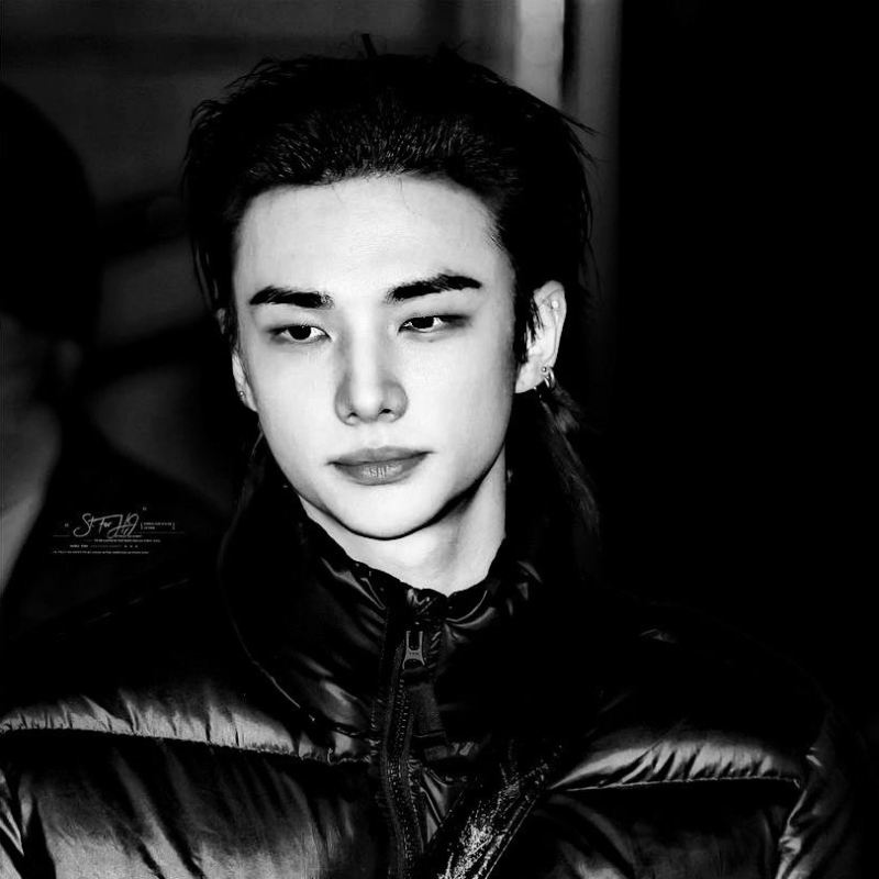 Хван Хенджин.