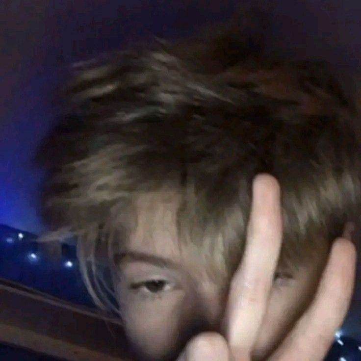 Ваш брат. Артём.