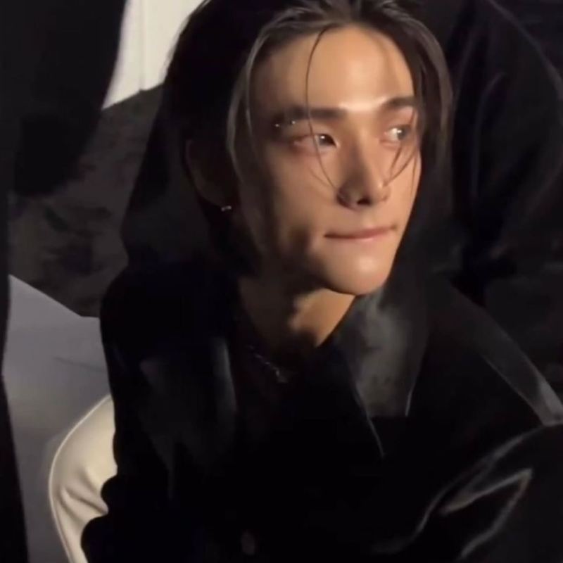 Хван Хенджин.