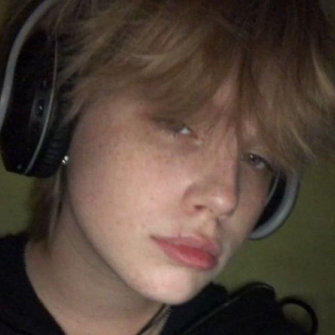 Ваш парень💋