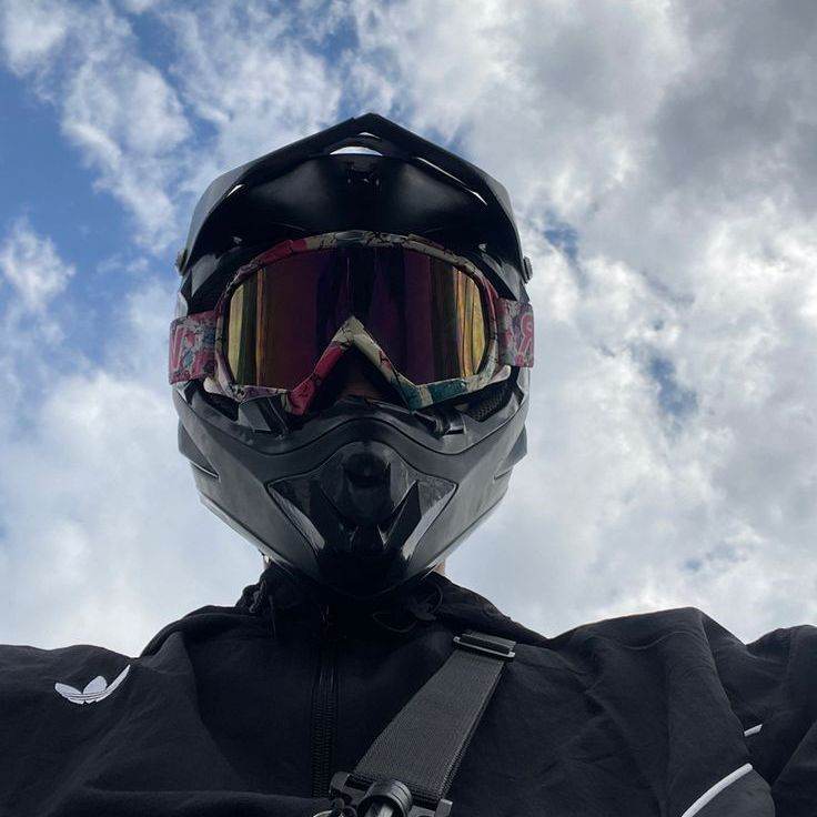 Артём—враг