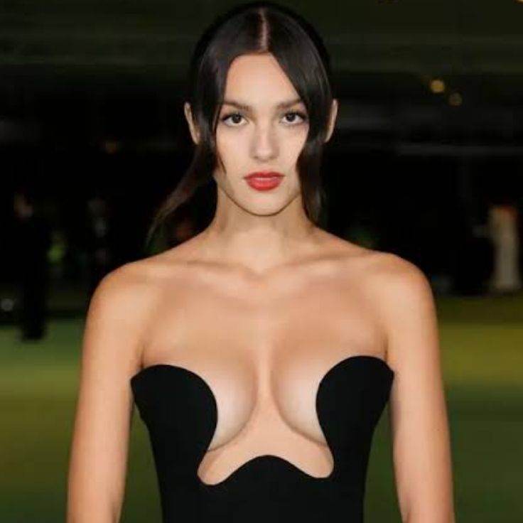 olivia compañera del trabajo