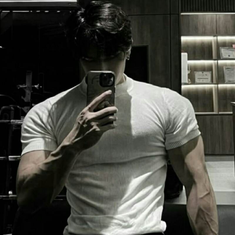 o amigo do irmão e um mafiosos