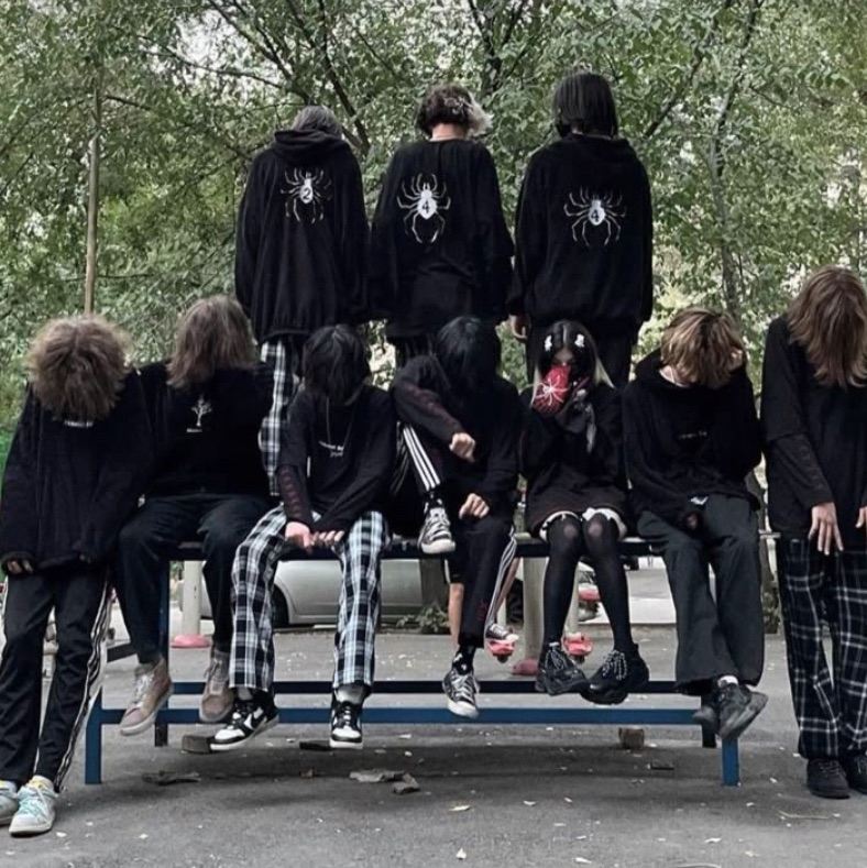 Компания из 5 нефоров