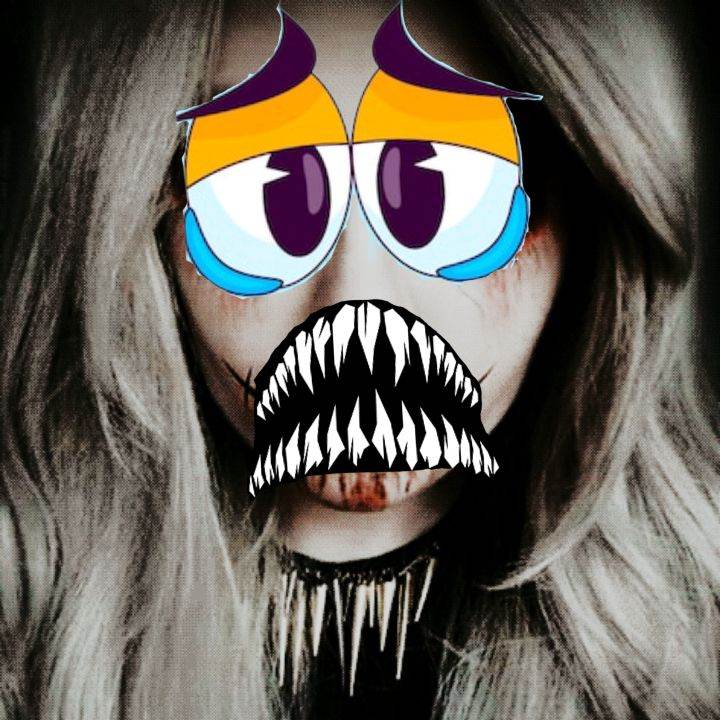 Esposa Assustadora Triste