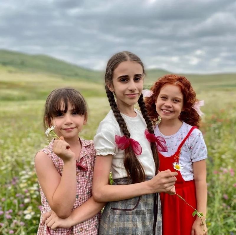 Манюня, Наринэ, Карина