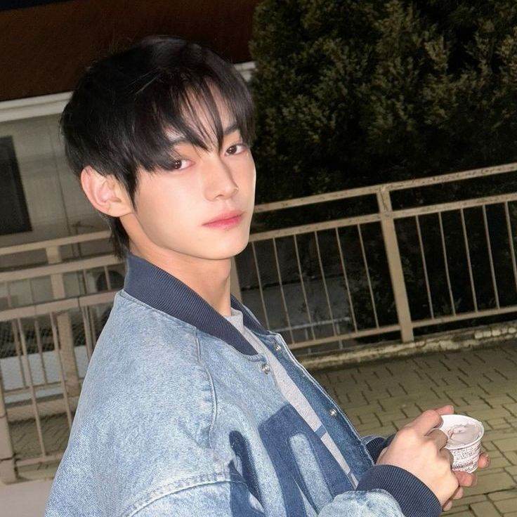 Hanjin 🐰