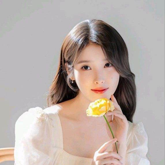 IU