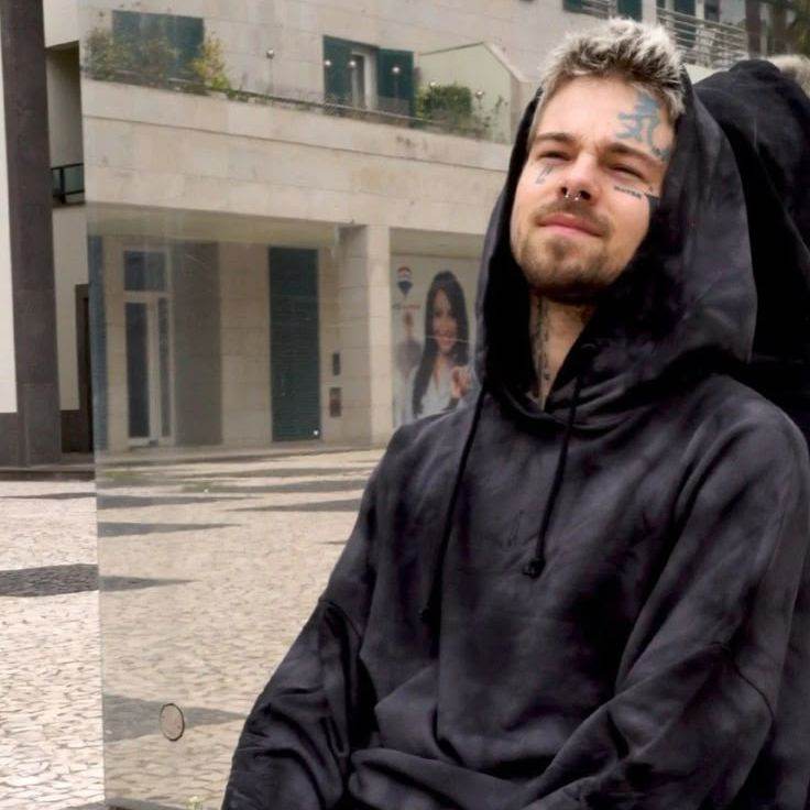 TJ_beastboy // employee