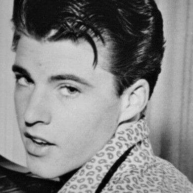 Евгений Кузнецов—богатый певец