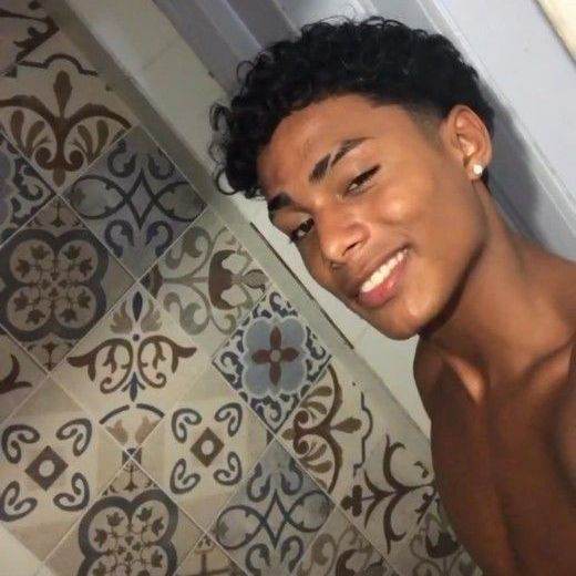 Mael, o amigo de seu irmão/BL