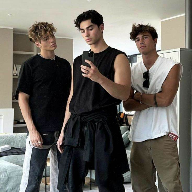 Trois gars pour une fille !