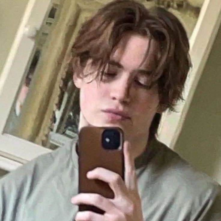 Kit connor