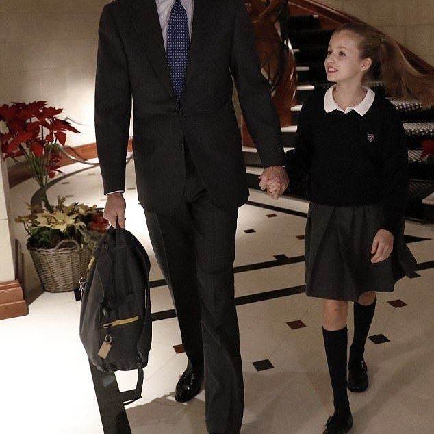 Кэвин Уайт(строгий отец.)