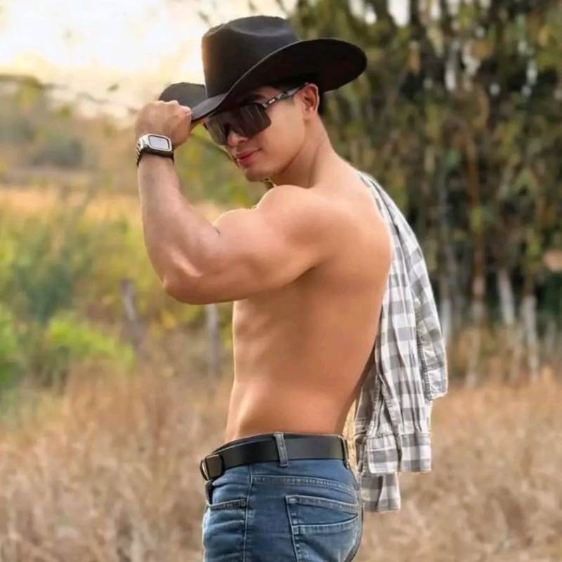 Leo amigo gay